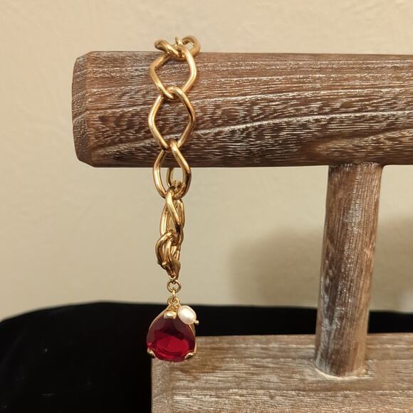 Monet Red Teardrop Crystal Charm Gold-Tone Chain Toggle Clasp Bracelet 6.5-6.75" - Picture 1 of 8